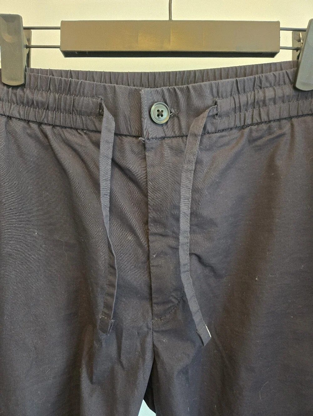 New. H&M Men’s XXL Black Pull-On Shorts – Regular Fit